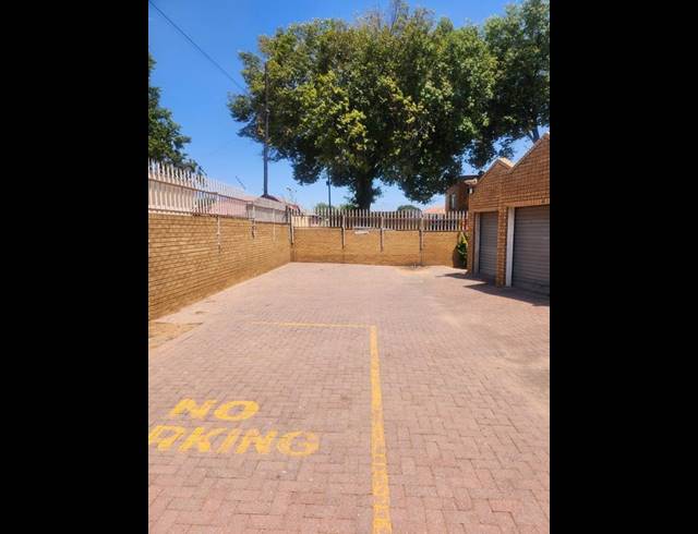 3 BEDROOM APARTMENT FOR SALE IN TURFFONTEIN